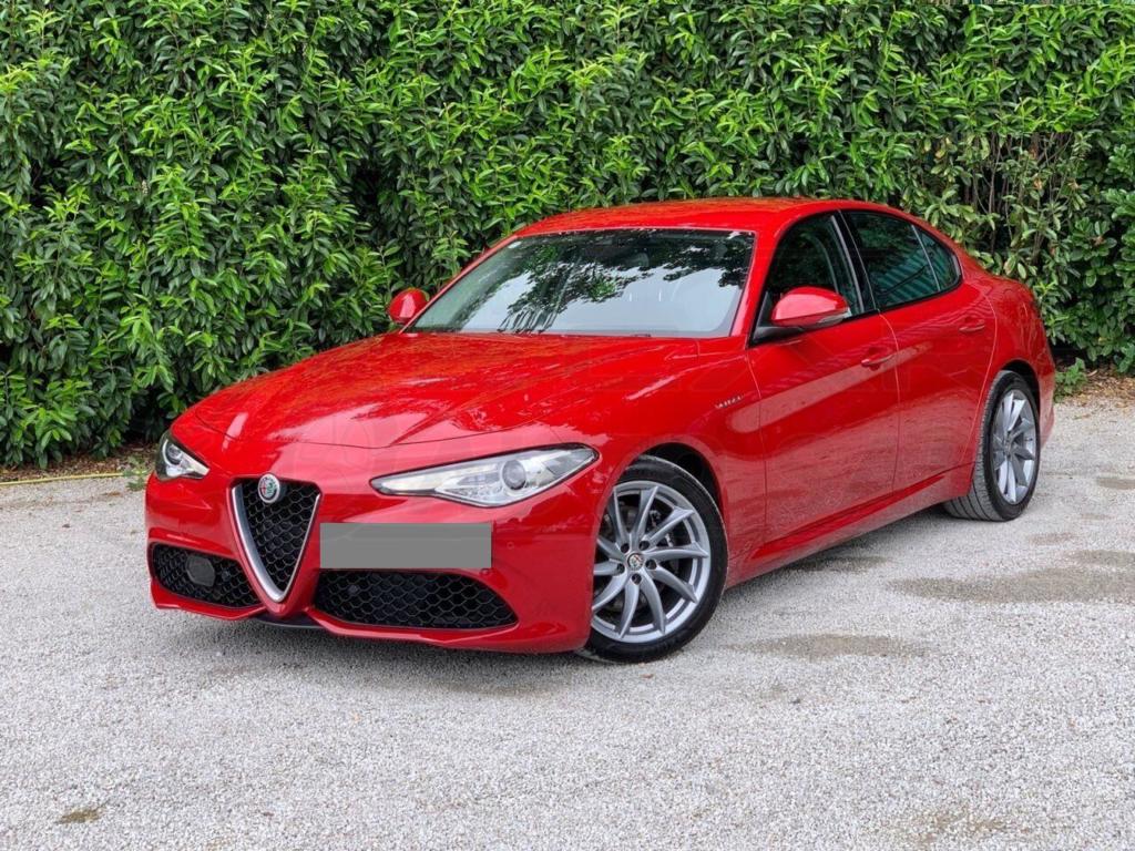 #9794 - Alfa Romeo Giulia Tb Veloce - 1995CC, Automatic, 2018 - E-CARS ...